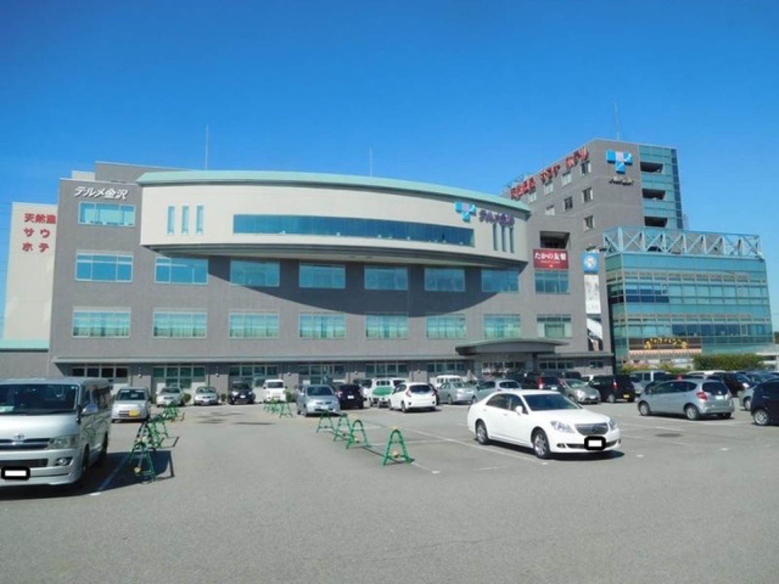 駐車場の広い会場